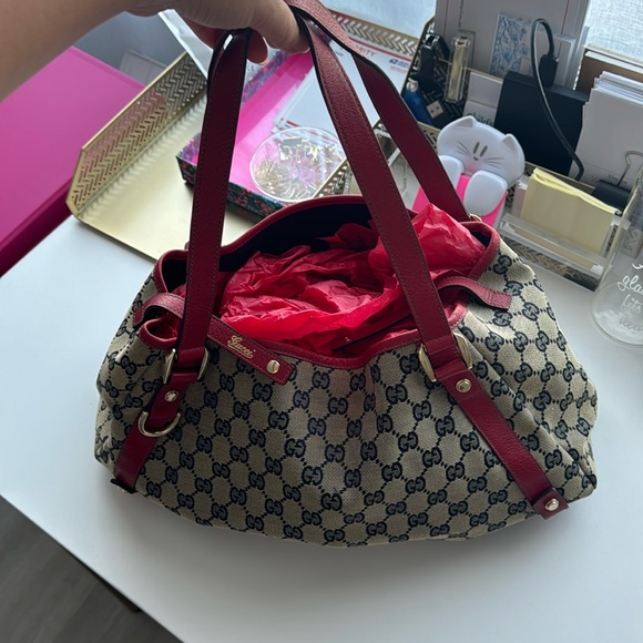 Gucci Handbags - Gucci monogram hadbag